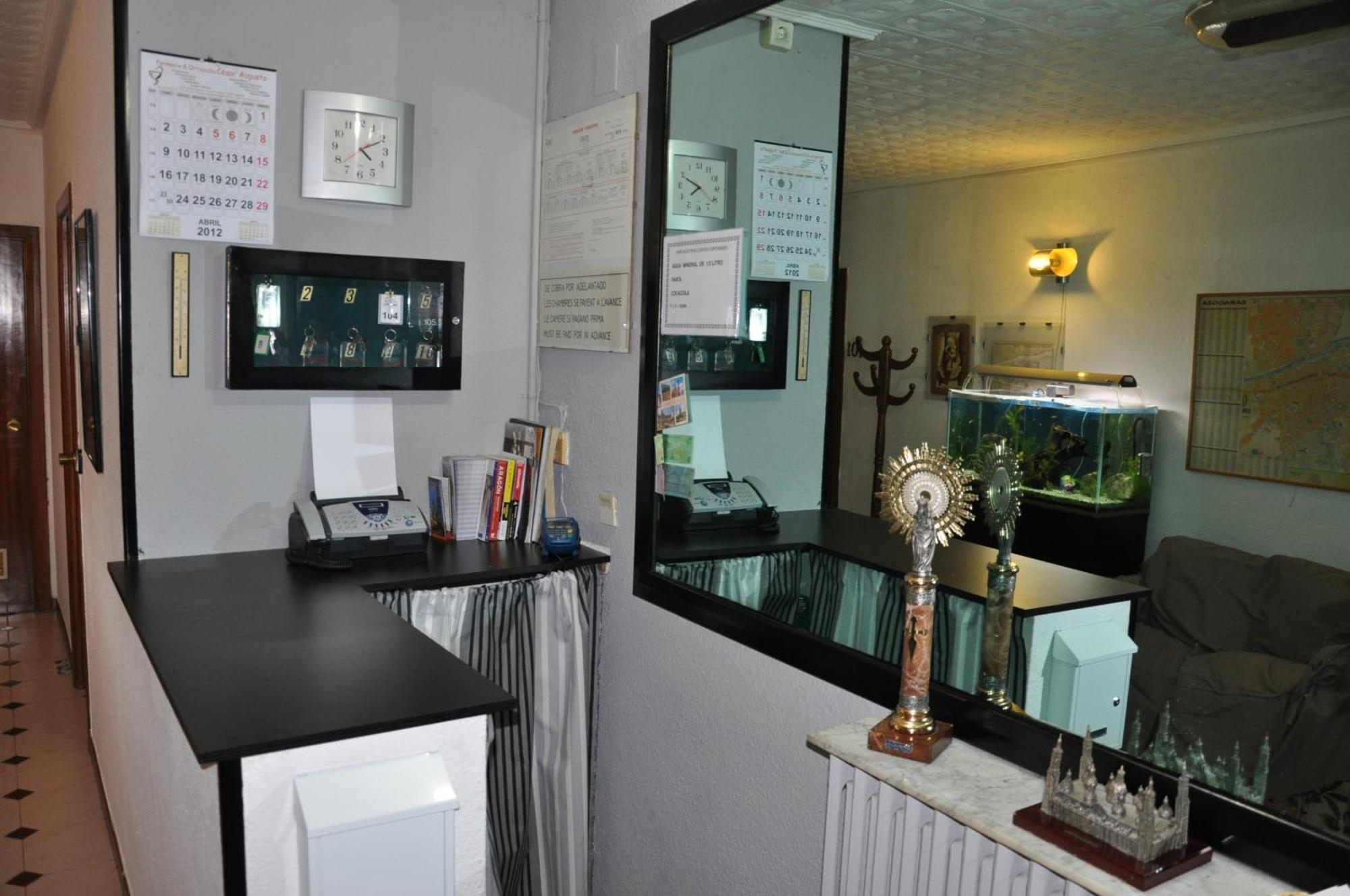 Hostel Central Zaragoza Ngoại thất bức ảnh